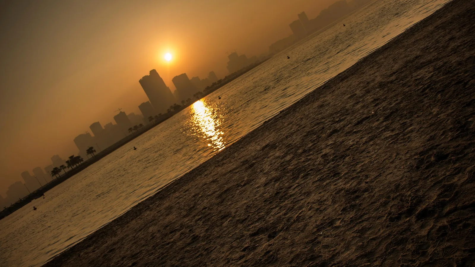 Al Mamzar Corniche, Dubai, United Arab Emirates - Blue Flag beach