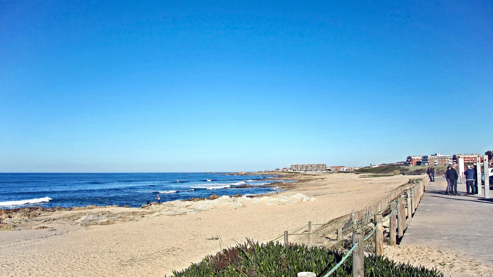 Cabo do Mundo, Matosinhos, Portugal - Blue Flag beach