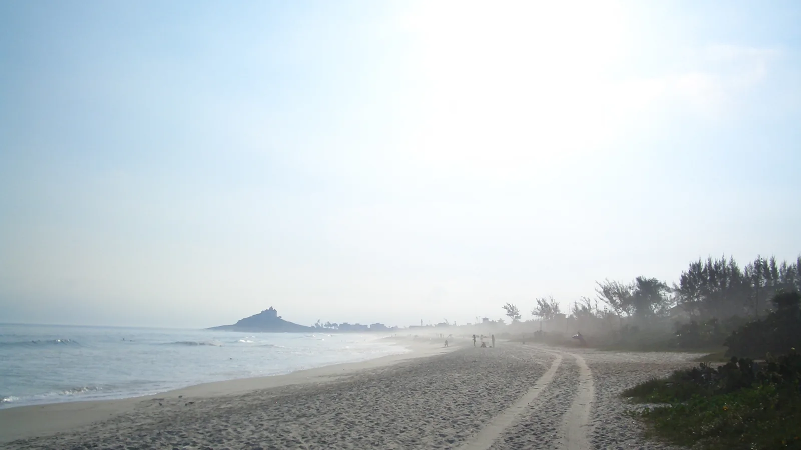 Praia de Pedras de Itaúna, Saquarema, Brazil - Blue Flag beach